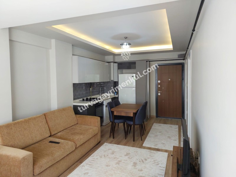 ÇORLUDA RESMİ KURUMLARA YAKIN SİTE İÇİ 1+1 EŞYALI DAİRE 