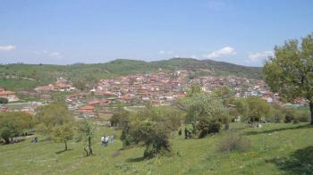BALIKESİR  GÖNEN 'DE YOLA CEPHELİ, ALTYAPI SORUNU OLMAYAN SATILIK ARSA 