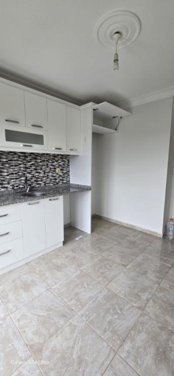Geniş bir 2+1 daire kiralıktır.