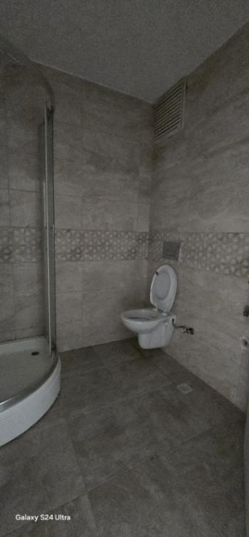 Geniş bir 2+1 daire kiralıktır.