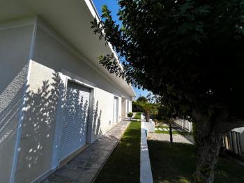 Çeşme Mamurbaba’da 5+1 Havuzlu Müstakil Satılık Villa
