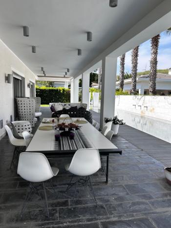 Çeşme Mamurbaba’da 5+1 Havuzlu Müstakil Satılık Villa