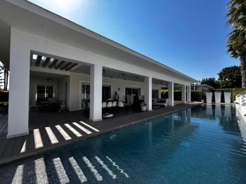 Çeşme Mamurbaba’da 5+1 Havuzlu Müstakil Satılık Villa