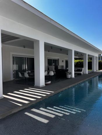 Çeşme Mamurbaba’da 5+1 Havuzlu Müstakil Satılık Villa
