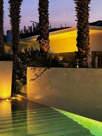 Çeşme Mamurbaba’da 5+1 Havuzlu Müstakil Satılık Villa