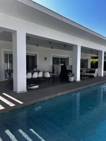 Çeşme Mamurbaba’da 5+1 Havuzlu Müstakil Satılık Villa