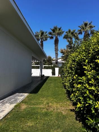 Çeşme Mamurbaba’da 5+1 Havuzlu Müstakil Satılık Villa