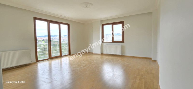 Geniş bir 2+1 daire kiralıktır.