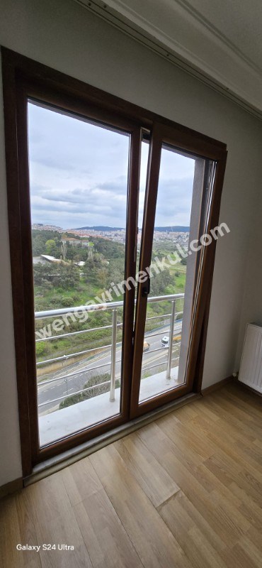 Geniş bir 2+1 daire kiralıktır.