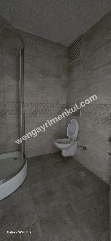Geniş bir 2+1 daire kiralıktır.