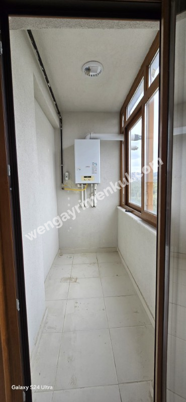 Geniş bir 2+1 daire kiralıktır.
