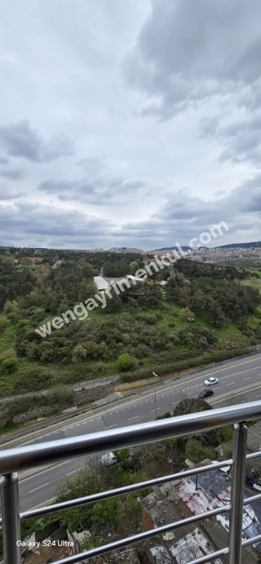 Geniş bir 2+1 daire kiralıktır.