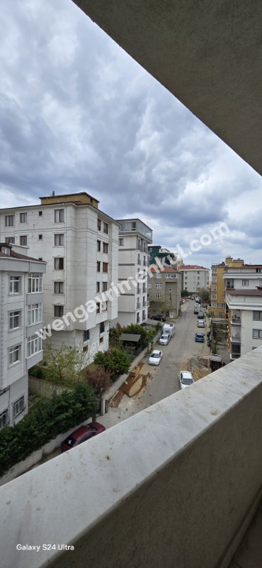 Geniş bir 2+1 daire kiralıktır.