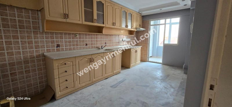 Satılık 5+2 Geniş Daire 