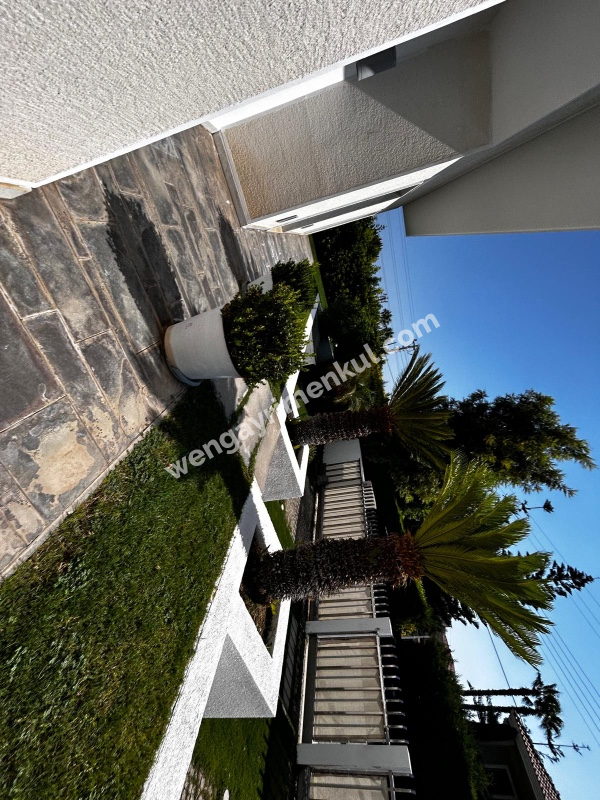 Çeşme Mamurbaba’da 5+1 Havuzlu Müstakil Satılık Villa