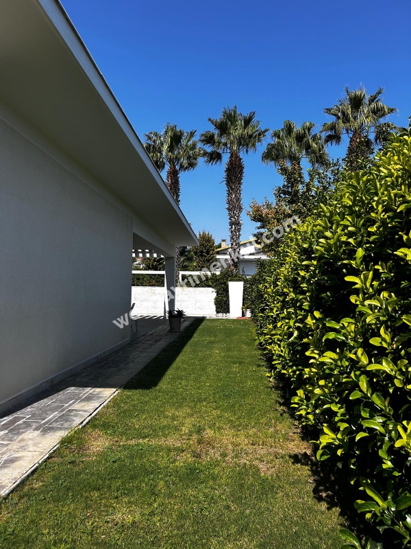 Çeşme Mamurbaba’da 5+1 Havuzlu Müstakil Satılık Villa