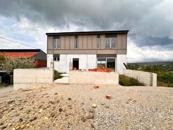 GÜVENAY - ÇORUM BİNEVLER TED KOLEJİ YOLU ÜZERİ SATILIK SIFIR VİLLA