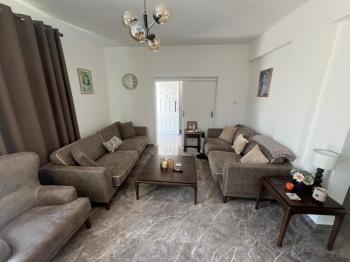 KIBRIS LEFKOŞA GÖNYELİ'DE ACİL SATILIK FUL EŞYALI+GARAJDAKİ ARABA DAHİL  İKİZ DUBLEX EV