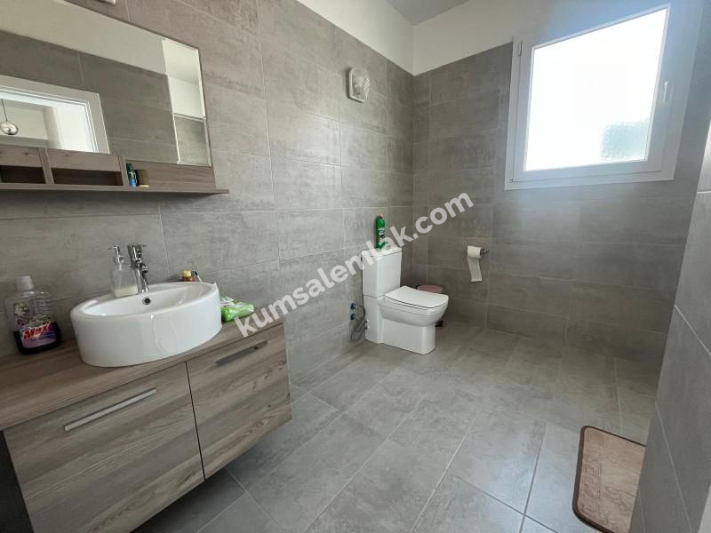 KIBRIS LEFKOŞA GÖNYELİ'DE ACİL SATILIK FUL EŞYALI+GARAJDAKİ ARABA DAHİL  İKİZ DUBLEX EV
