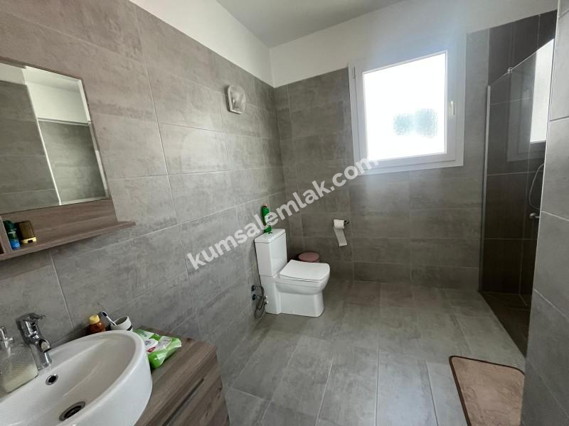 KIBRIS LEFKOŞA GÖNYELİ'DE ACİL SATILIK FUL EŞYALI+GARAJDAKİ ARABA DAHİL  İKİZ DUBLEX EV
