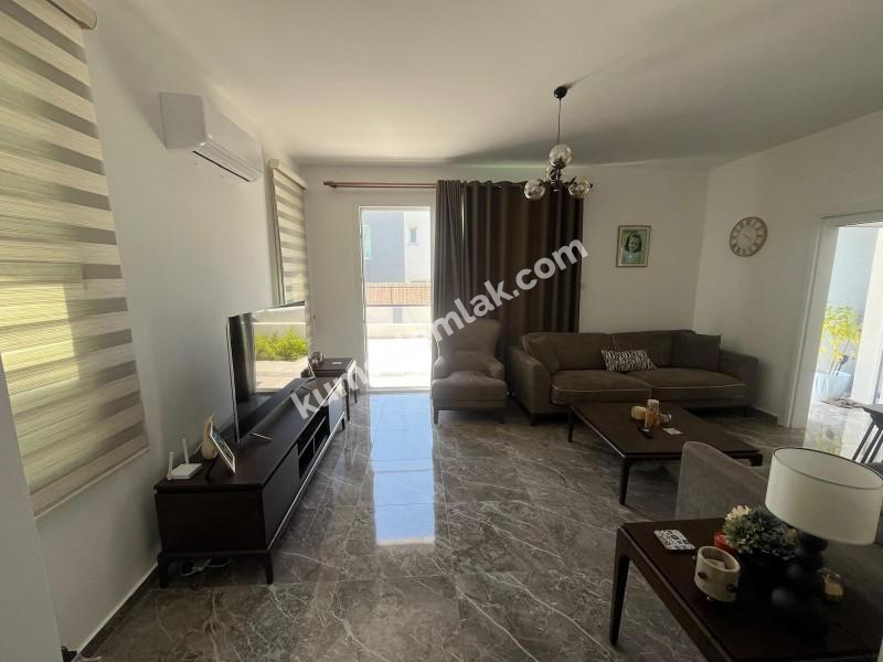 KIBRIS LEFKOŞA GÖNYELİ'DE ACİL SATILIK FUL EŞYALI+GARAJDAKİ ARABA DAHİL  İKİZ DUBLEX EV