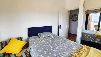 Girne, Sadrazamköy'de Kapanmaz Deniz Manzaralı, Kumlu Plajlara Yürüme Mesafesinde, 950 m² Arsaya Sahip, Satılık 3+1 Villa