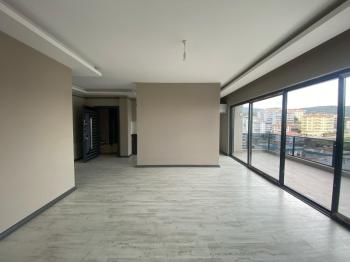 EMLAK HABERCİSİ 'NDEN MUDANYA HALİTPAŞA'DA KAT MÜLKİYETLİ, SİTEİÇİ, DENİZ MANZARALI 130 M2 NET 3+1 DAİRE