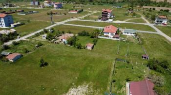 YERLEŞİM İÇERİSİNDE ÇİFT DAİRELİK İMARLI ARSA