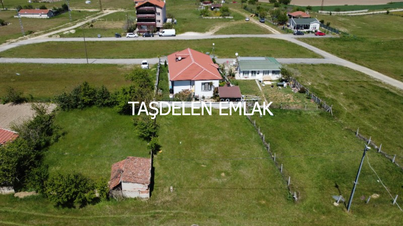 YERLEŞİM İÇERİSİNDE ÇİFT DAİRELİK İMARLI ARSA