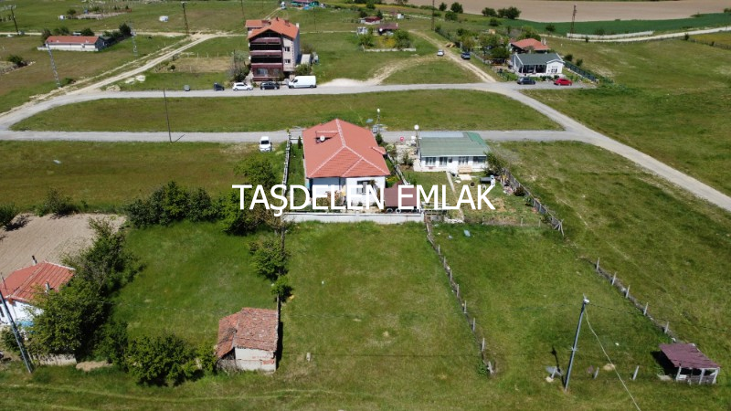 YERLEŞİM İÇERİSİNDE ÇİFT DAİRELİK İMARLI ARSA