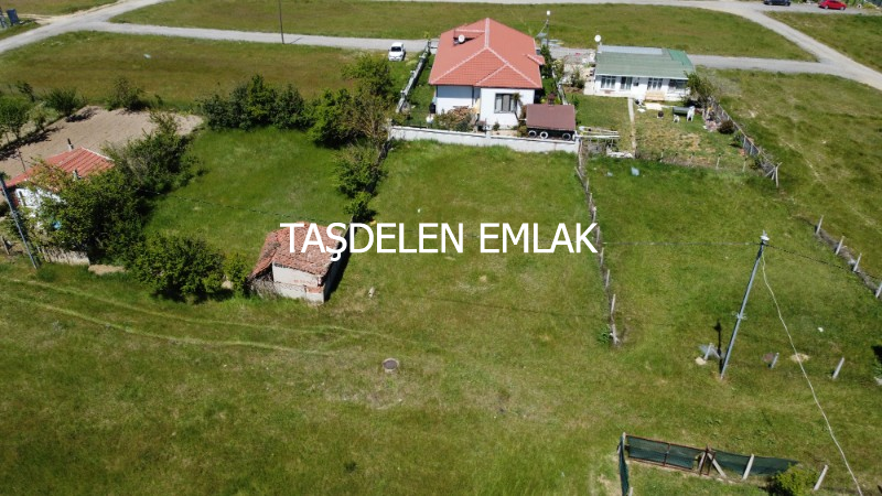YERLEŞİM İÇERİSİNDE ÇİFT DAİRELİK İMARLI ARSA