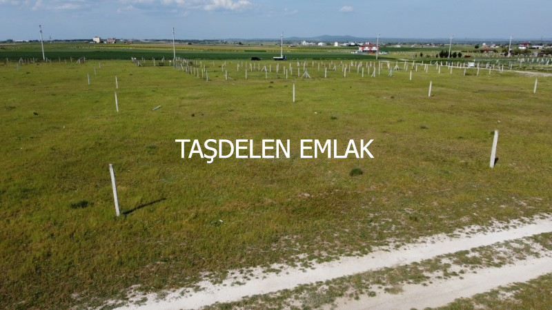 BÜYÜK YONCALI MAHALLESİN DE ANAYOLA YAKIN  ARSA
