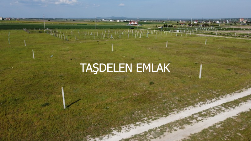 BÜYÜK YONCALI MAHALLESİN DE ANAYOLA YAKIN  ARSA