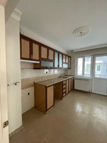 AFYON ÜÇOK EMLAKTAN SELÇUKLU MAH KİRALIK 3+1 TEMİZ BAKIMLI DAİRE