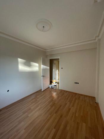 AFYON ÜÇOK EMLAKTAN SELÇUKLU MAH KİRALIK 3+1 TEMİZ BAKIMLI DAİRE