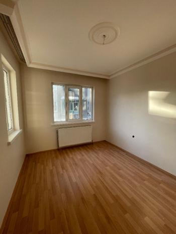 AFYON ÜÇOK EMLAKTAN SELÇUKLU MAH KİRALIK 3+1 TEMİZ BAKIMLI DAİRE