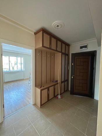 AFYON ÜÇOK EMLAKTAN SELÇUKLU MAH KİRALIK 3+1 TEMİZ BAKIMLI DAİRE
