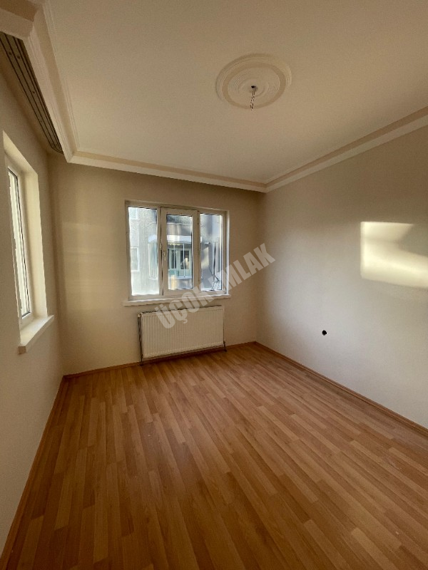AFYON ÜÇOK EMLAKTAN SELÇUKLU MAH KİRALIK 3+1 TEMİZ BAKIMLI DAİRE