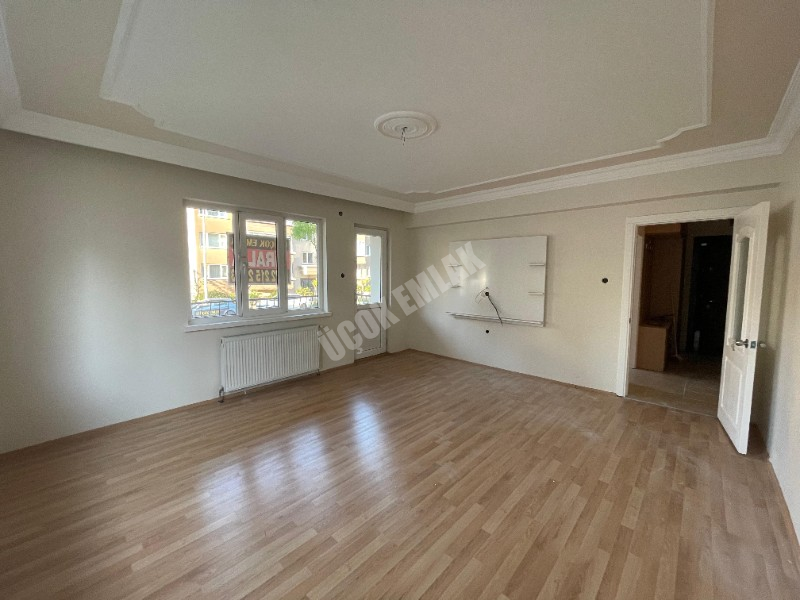 AFYON ÜÇOK EMLAKTAN SELÇUKLU MAH KİRALIK 3+1 TEMİZ BAKIMLI DAİRE