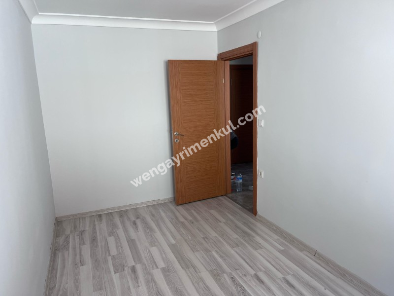WEN'DEN SANCAKTEPE FATİH MAH. GENÇ BİNADA SATILIK 2+1 DAİRE