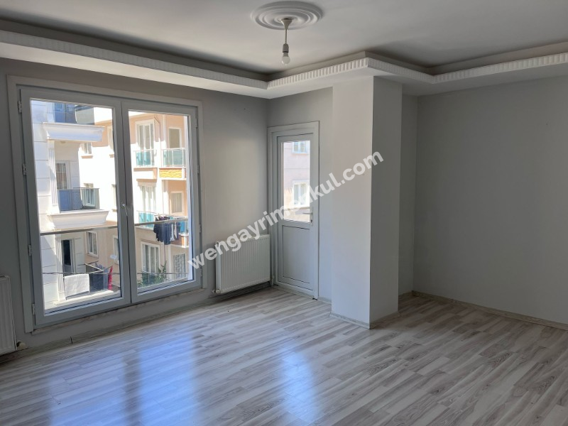 WEN'DEN SANCAKTEPE FATİH MAH. GENÇ BİNADA SATILIK 2+1 DAİRE