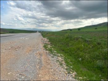 GÜVENAY- ÇORUM İMARA SINIR KURUÇAY YOLU SATILIK 5 DÖNÜM TARLA