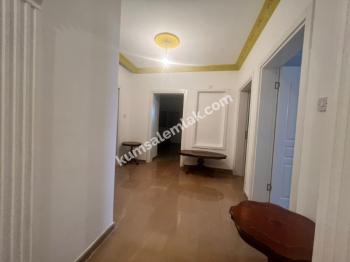 GİRNE / ALAGADİ BÖLGESİNDE GENİŞ BAHÇE İÇERİSİNDE KÖŞE ÜZERİNDE MÜSTAKİL EV 4+1