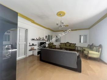 GİRNE / ALAGADİ BÖLGESİNDE GENİŞ BAHÇE İÇERİSİNDE KÖŞE ÜZERİNDE MÜSTAKİL EV 4+1