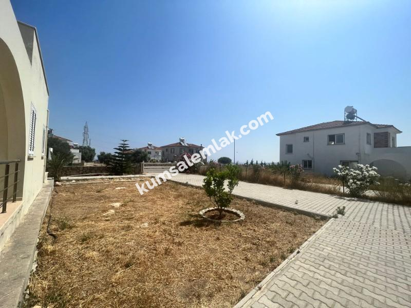 GİRNE / ALAGADİ BÖLGESİNDE GENİŞ BAHÇE İÇERİSİNDE KÖŞE ÜZERİNDE MÜSTAKİL EV 4+1