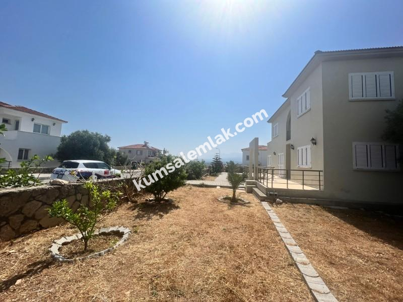 GİRNE / ALAGADİ BÖLGESİNDE GENİŞ BAHÇE İÇERİSİNDE KÖŞE ÜZERİNDE MÜSTAKİL EV 4+1