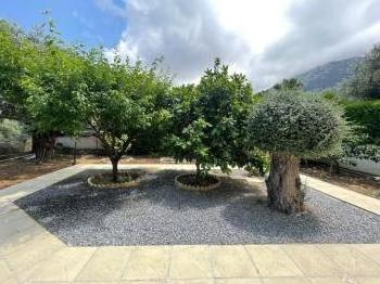 Kıbrıs Laptada 3+1 Deniz ve Dağ Manzaralı Villa 