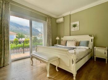 Kıbrıs Laptada 3+1 Deniz ve Dağ Manzaralı Villa 