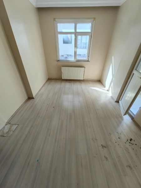 Binevler’de Metroya 5 Dakika | 4. Kat | 2+1 Balkonlu Kiralık Daire – 65 m²