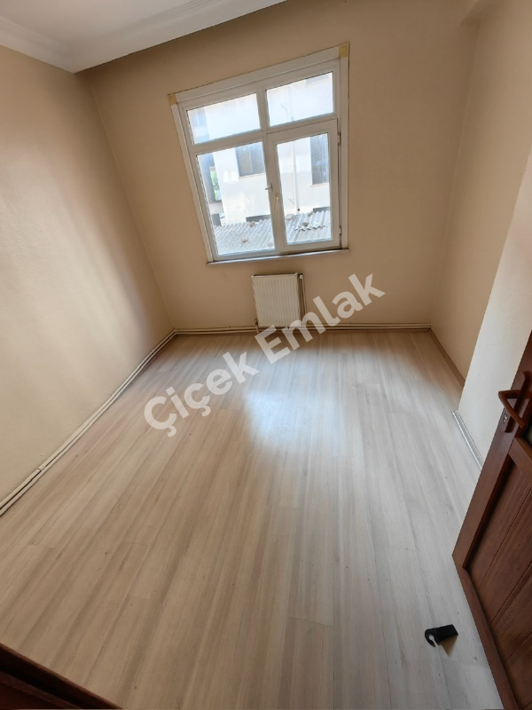 Binevler’de Metroya 5 Dakika | 4. Kat | 2+1 Balkonlu Kiralık Daire – 65 m²